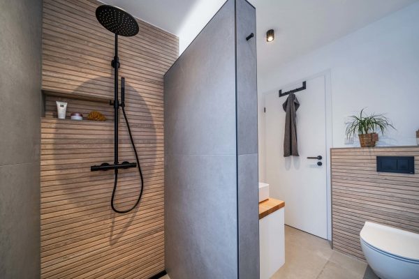 Gäste WC mit Duschbereich - Trend Wood - in Biedenkopf 4